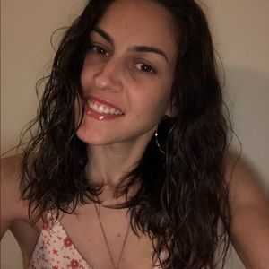 Meet your Posher, Yelitssa